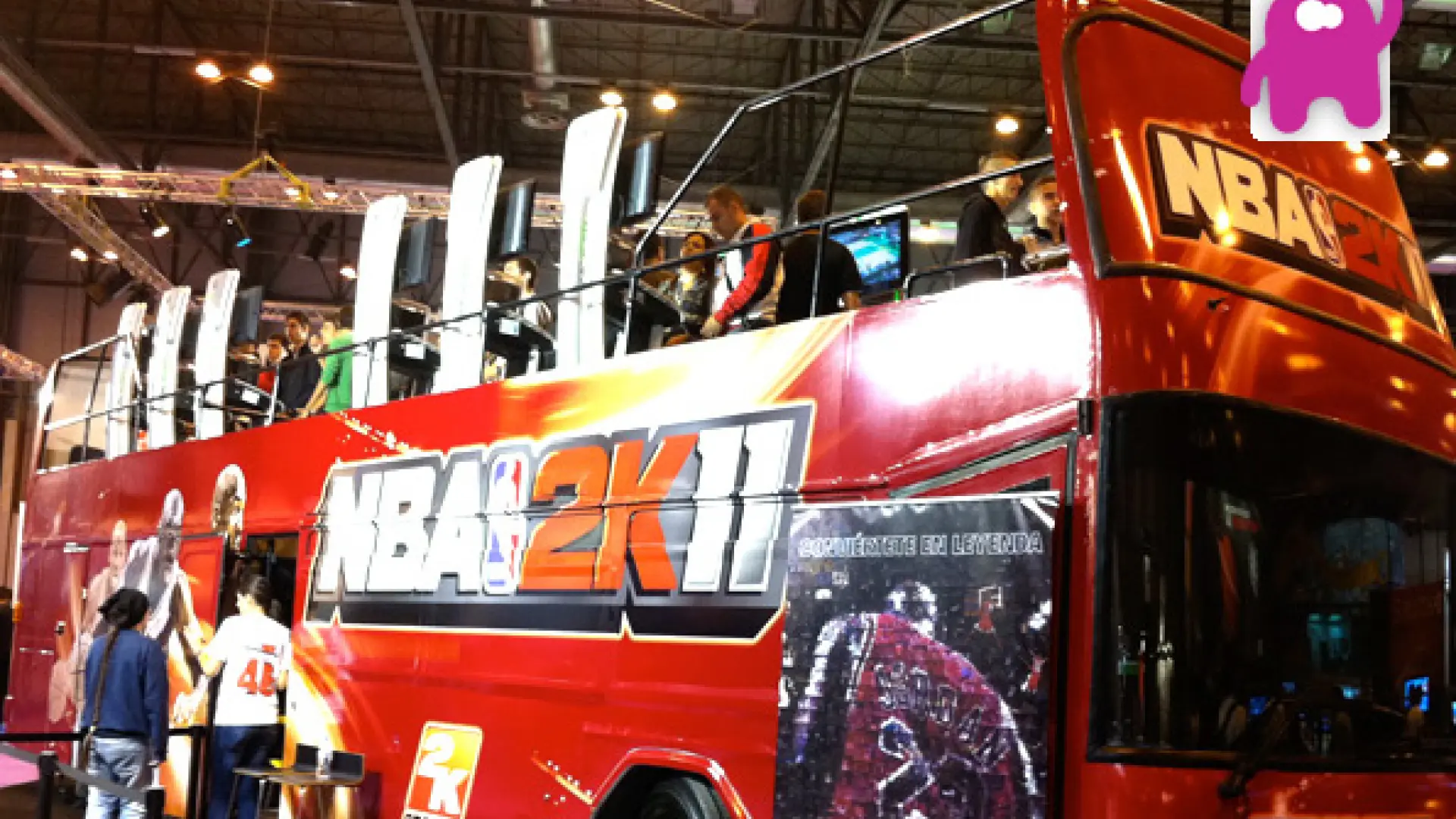 NBA 2K11 llega en... ¡¡autobús!!