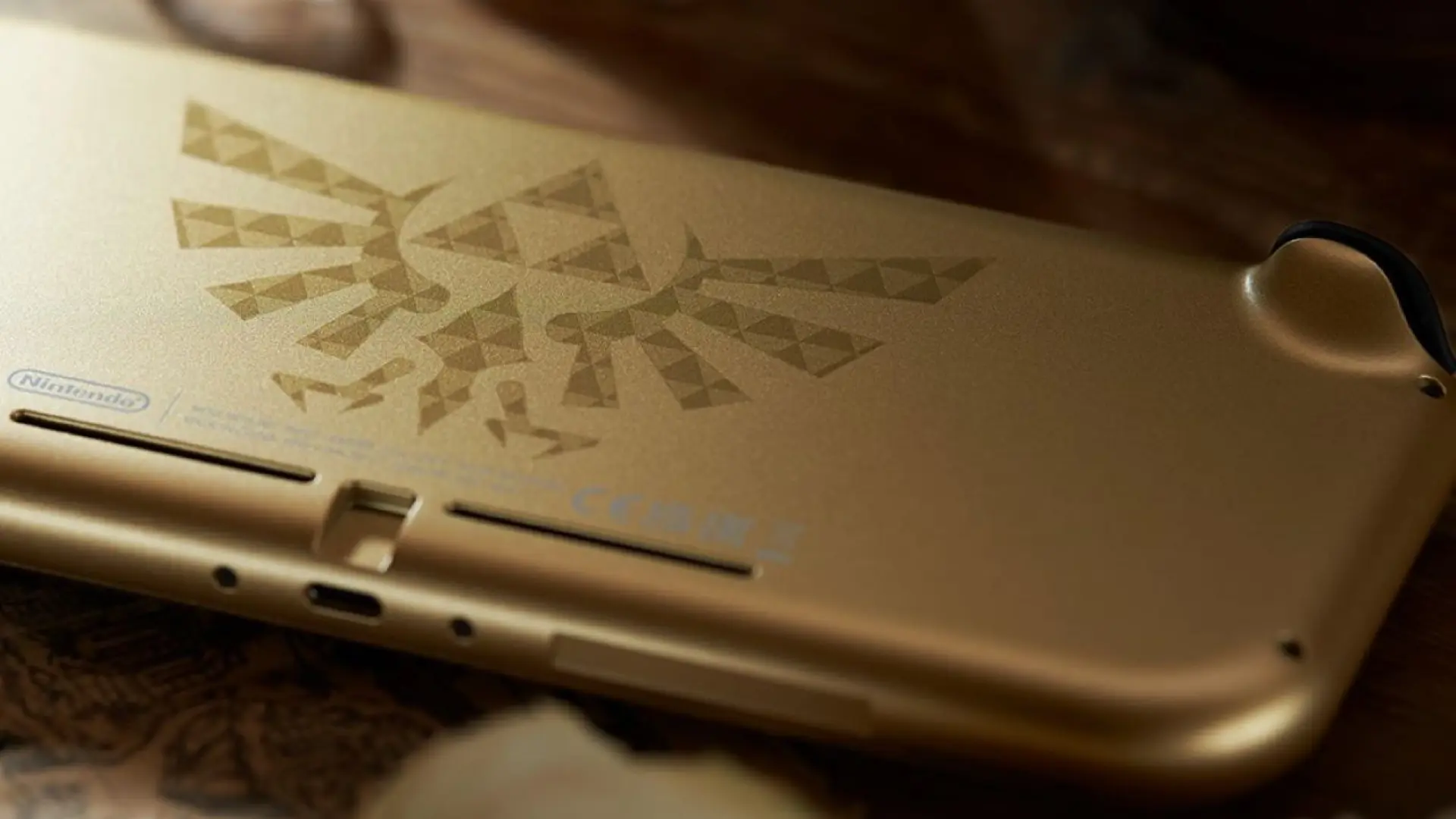 Así es la Nintendo Switch Lite edición Hyrule, que acompaña al