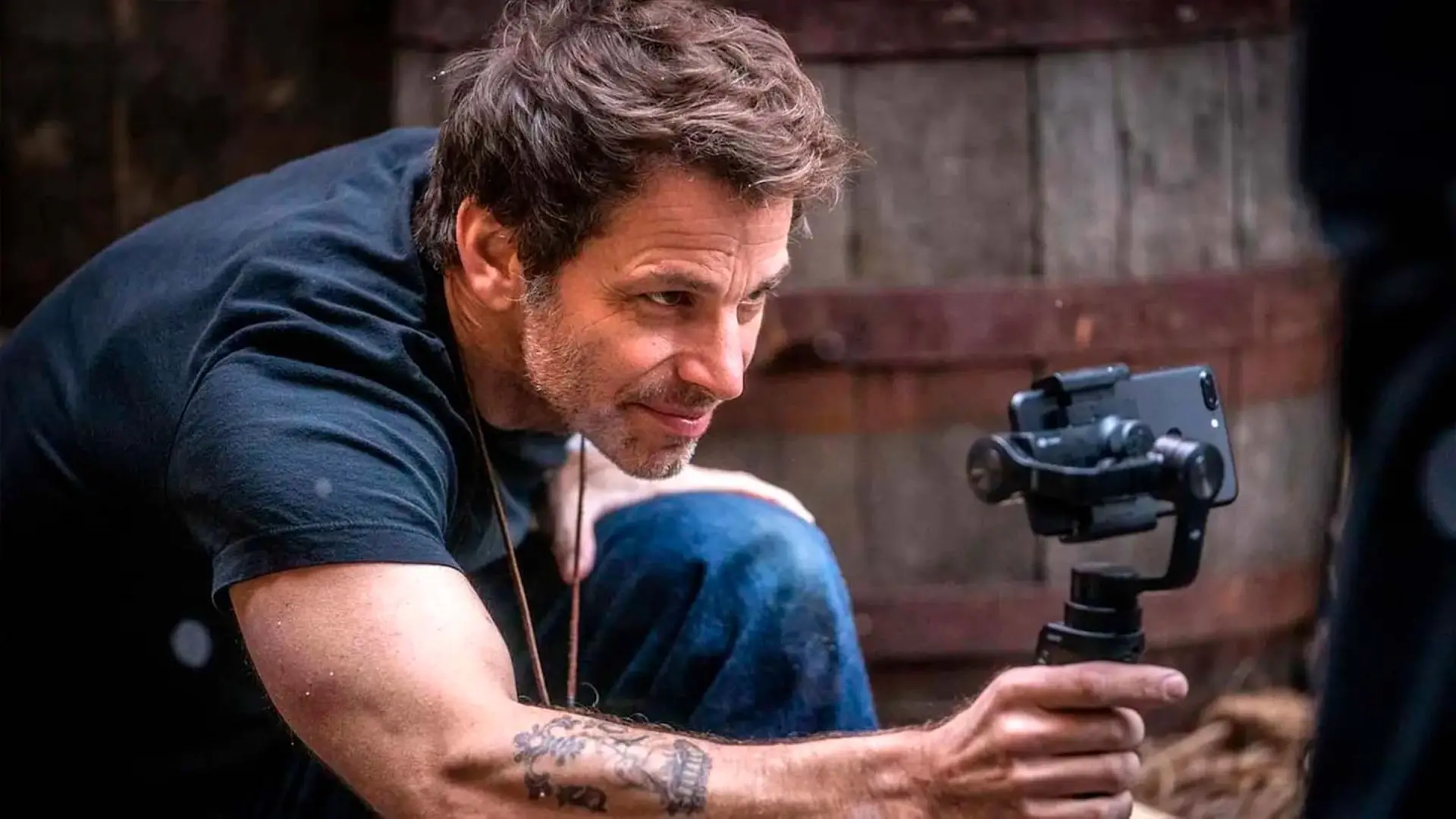 Zack Snyder tiene claro por qué nunca quiso hacer películas como Marvel: “No me interesaba en absoluto”