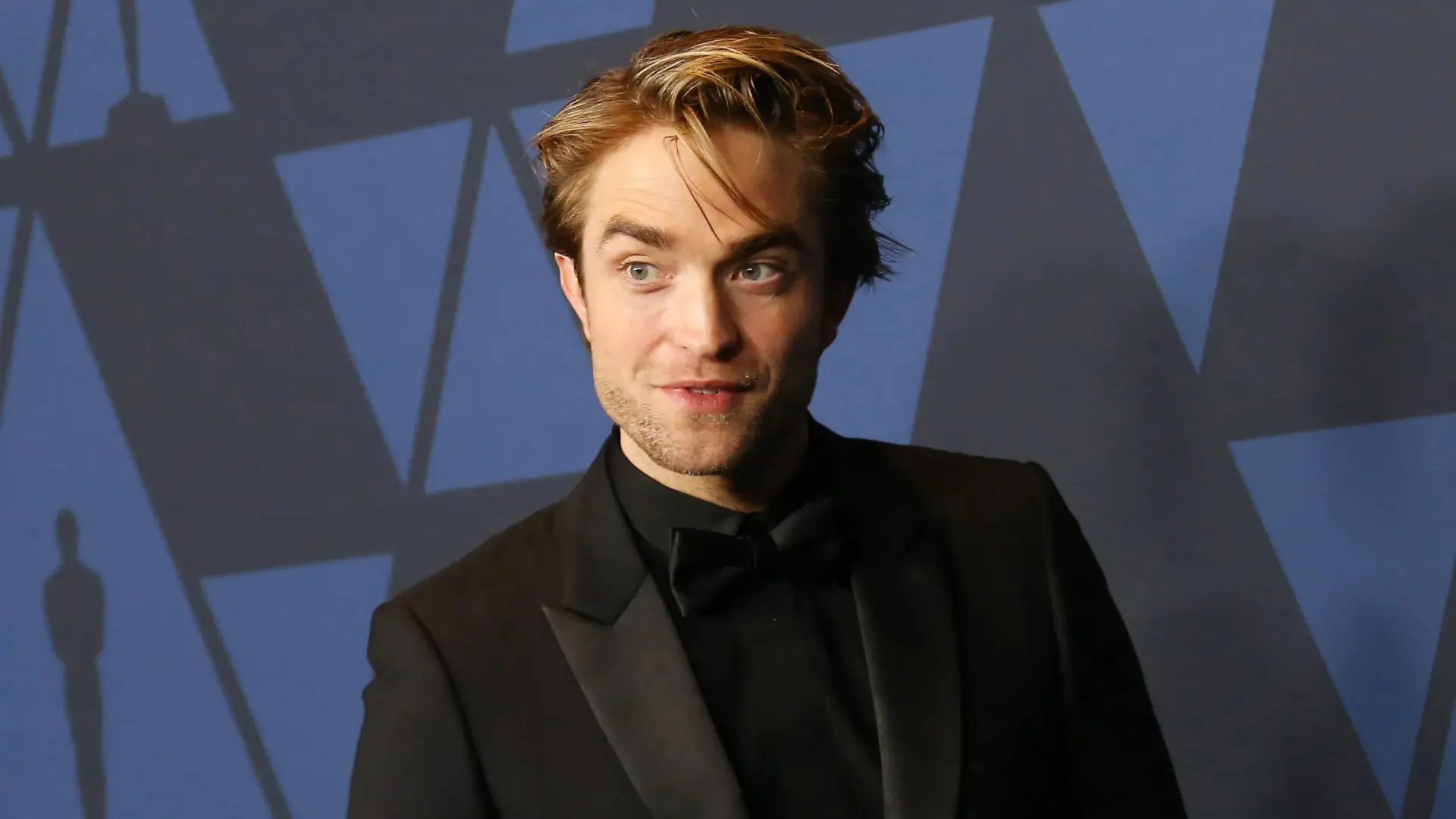
         Robert Pattinson es un gran fan de Final Fantasy VII, pero se acaba de enterar de que el remake está compuesto por tres juegos: "¿Así que es Final Fantasy 7... 1, 2, 3?" 
    