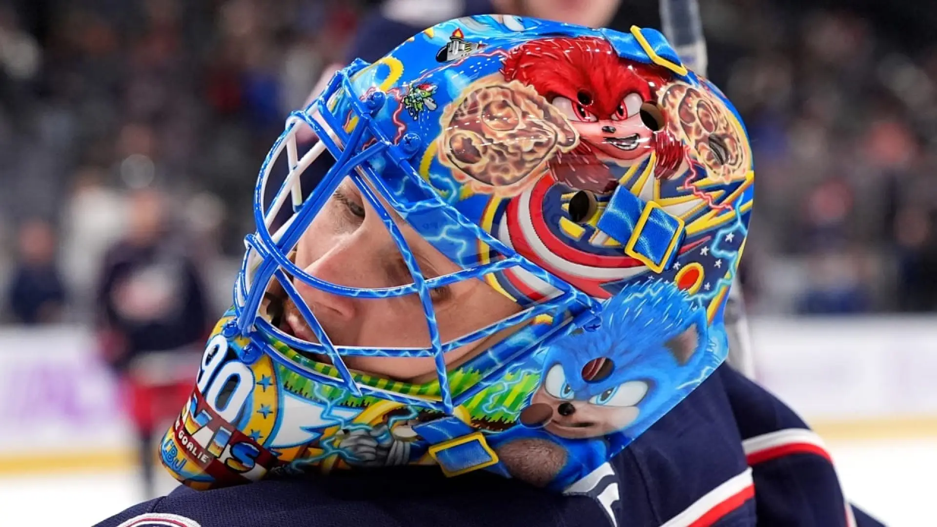 息子との約束を果たすためにソニック&ナックルズのヘルメットをかぶるNHL選手