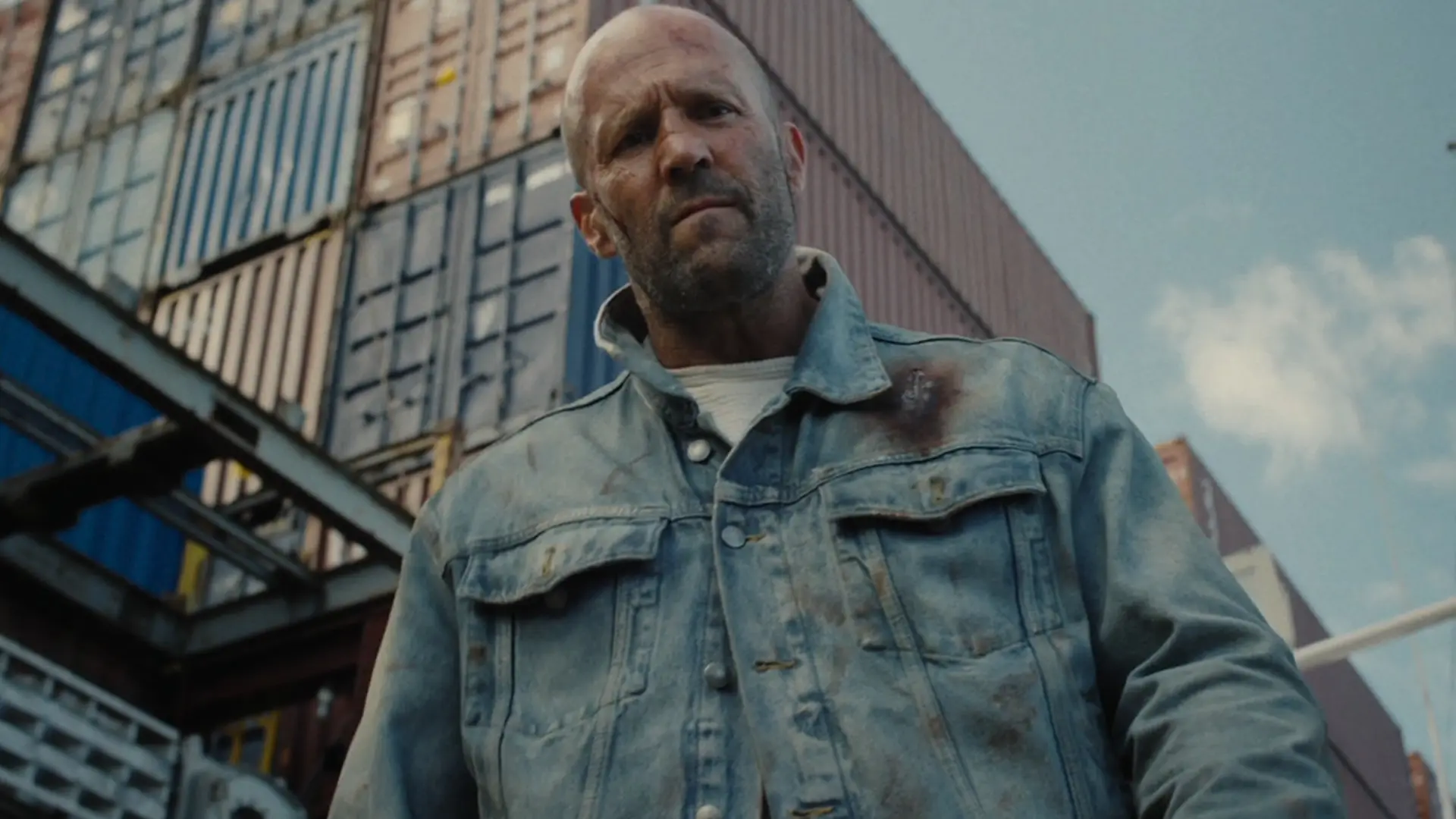 
         (¡Trailer en exclusiva!) Jason Statham no está para bromas en El motín, su nueva película de acción en alta mar 
    