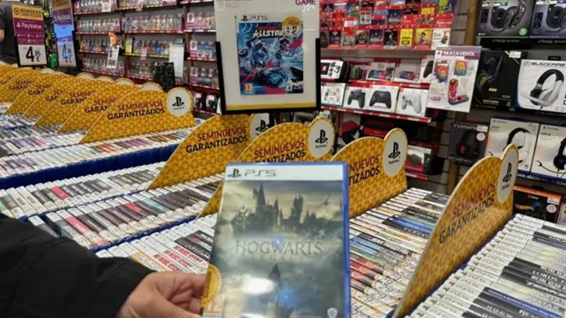 
         Un analista afirma que el fin de los discos de PlayStation puede hacer desaparecer el mercado de segunda mano, valorado en más de 7 mil millones de dólares 
    