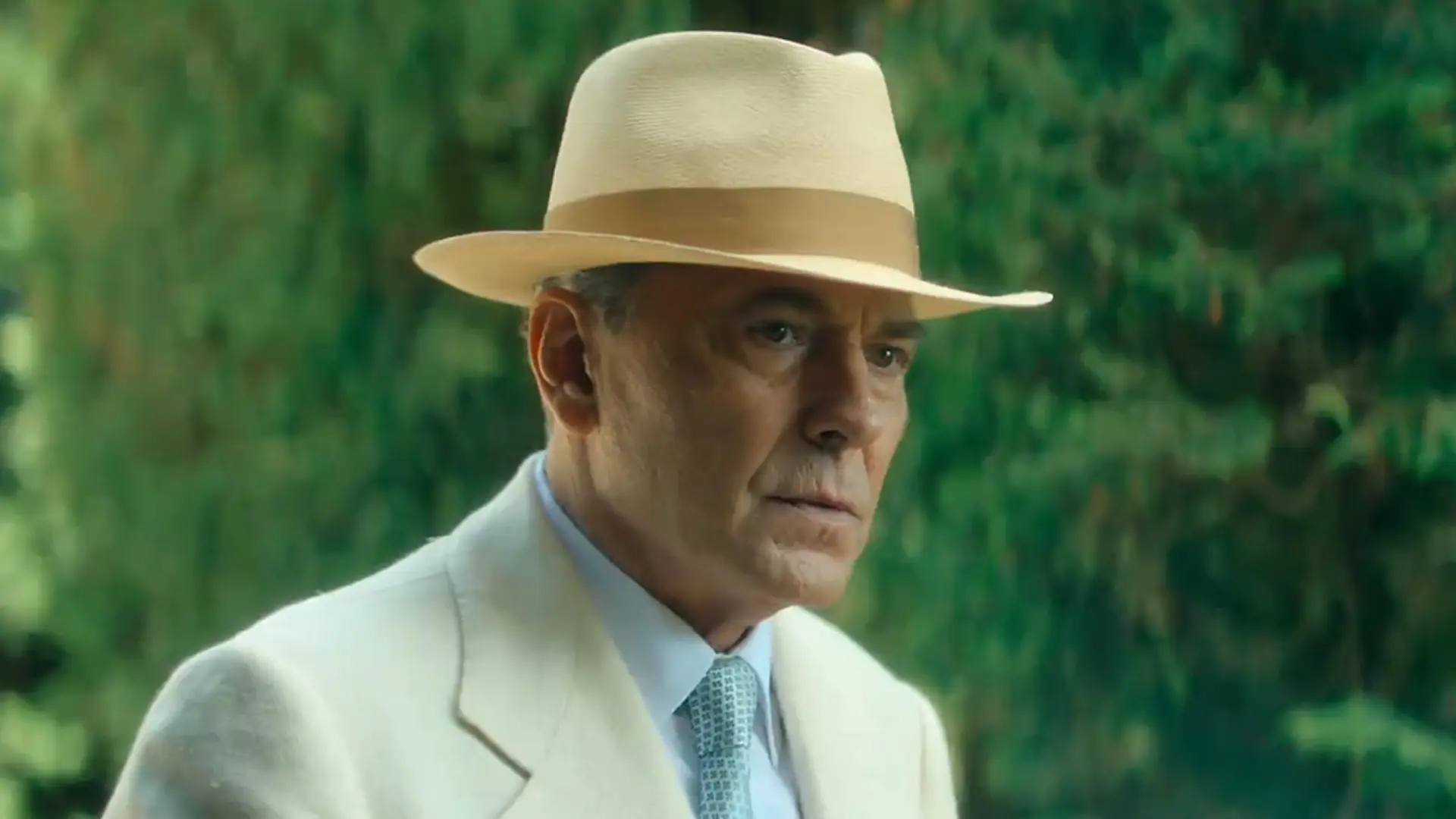 Netflix transforma a José Coronado en un Sherlock distinto en el tráiler de El problema final, adaptación de Arturo Pérez-Reverte
