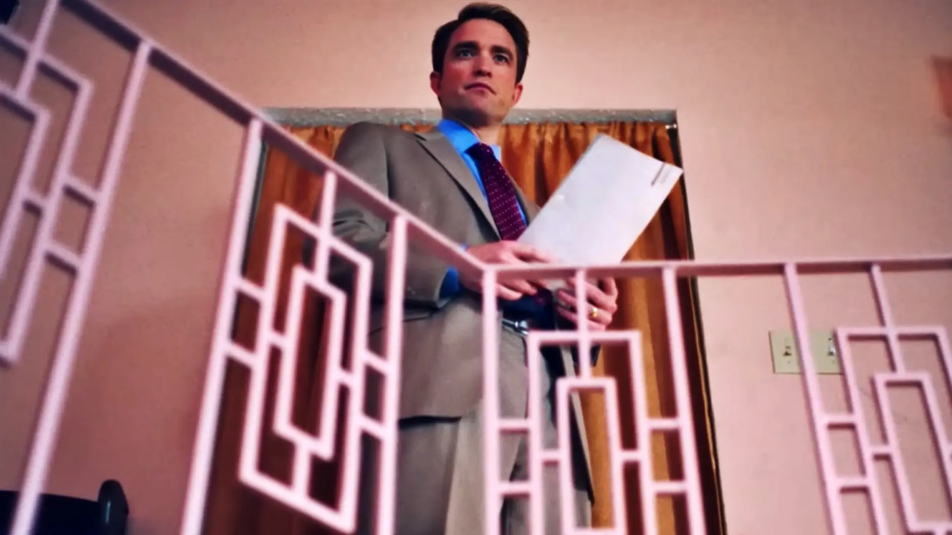 Robert Pattinson arrasa en Rotten Tomatoes con Primetime, el thriller de A24 basado en hechos reales