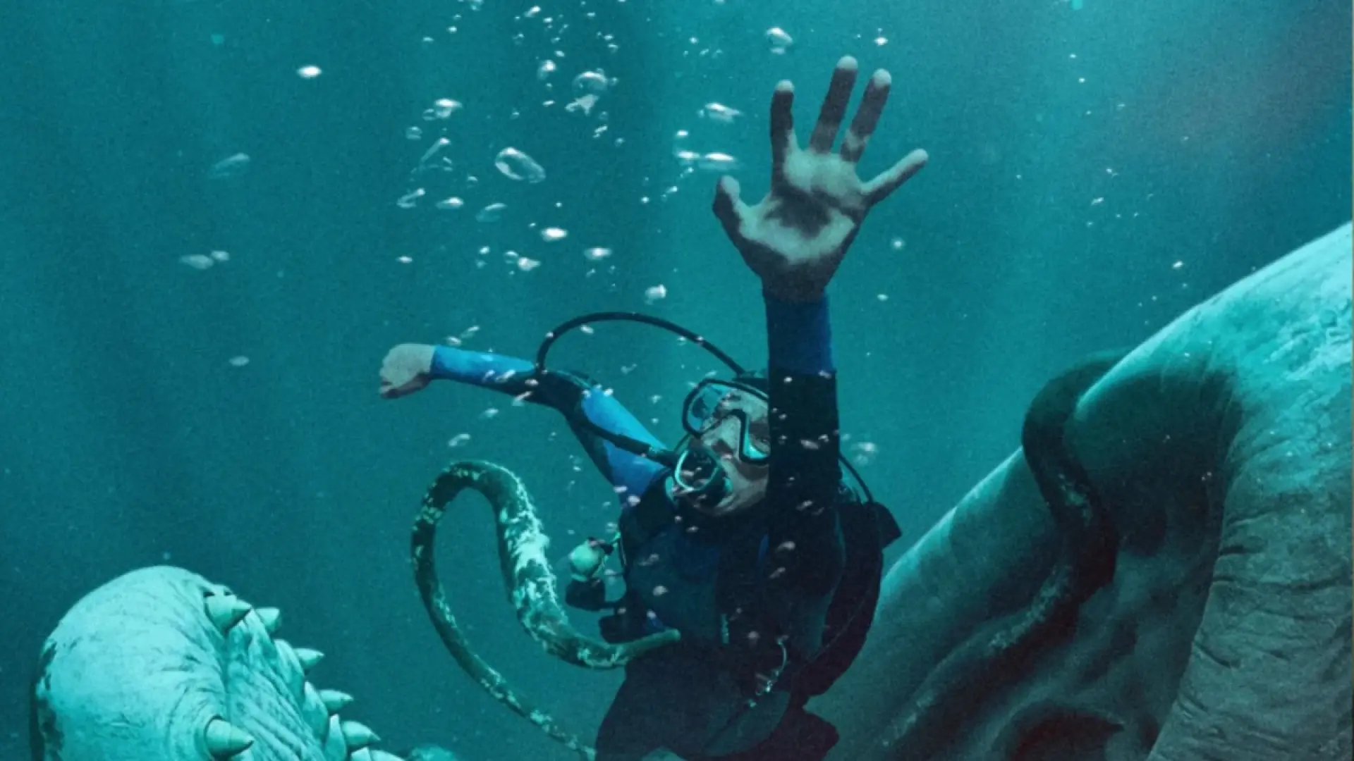 Crítica de Whalefall, con el protagonista de Resident Evil engullido por un cachalote