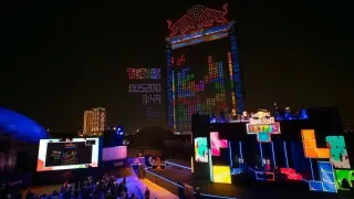Juegan a Tetris desde el cielo gracias a 4.000 drones en el campeonato Red Bull Tetris