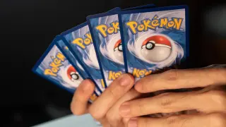 El furor por las cartas Pokémon es tan grande que hasta un hombre de 45 años puede cometer estas locuras