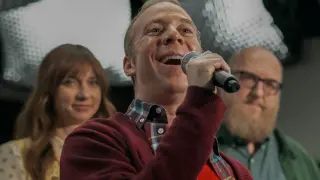 Stuart no consigue salvar el universo