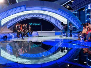 El impresionante plató Movistar Stadium, la ''casa'' de las retransmisiones deportivas de Movistar +, ya tiene un nuevo deporte en sus pantallas, los electrónicos.