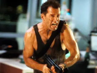 Bruce Willis como John McClane en 'La jungla de cristal'