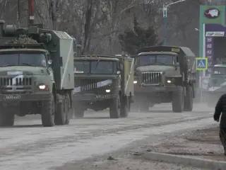 Vehículos militares del ejército ruso durante la invasión a Ucrania.