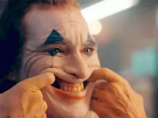 Joaquin Phoenix interpretando al Joker.