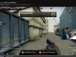 La policía asalta su casa mientras jugaba a Counter Strike