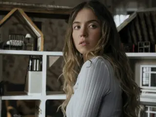 La asistenta (2025) - Millie (Sydney Sweeney)