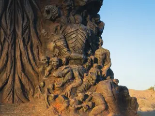 Uno de los anuncios más extraños en The Game Awards empieza con una estatua en mitad del desierto