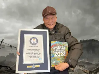 Yang Binglin es el streamer más viejo del mundo, reconocido con un récord Guiness
