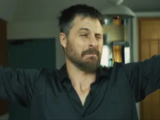 Cada día nace un listo (2026) - Toni Lomas (Hugo Silva)