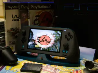 Crean una PS2 portátil gracias a la ingeniería inversa de la placa