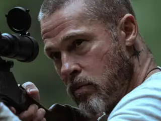 En el corazón de la bestia (2026)  - James Belmont (Brad Pitt)