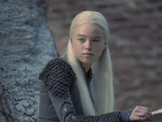 Milly Alcock como Rhaenyra Targaryen en La casa del dragón