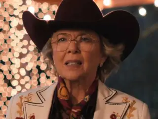 Rancho Dutton - Beulah Jackson (Annette Bening)