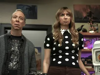 Stuart no consigue salvar el universo