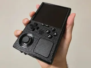 SteamBoy, el proyecto de un modder que convierte una Steam Deck en una portátil a lo Game Boy