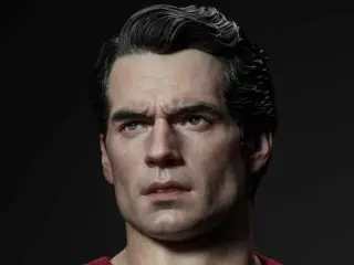 Henry Cavill como Superman en la nueva figura Inart