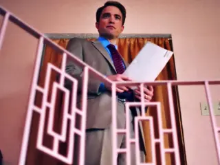 Primetime - Chris Hansen (Robert Pattinson)