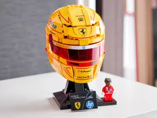 LEGO Editions Scuderia Ferrari HP Lewis Hamilton