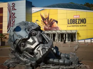 Cabeza de un Centinela de Marvel Lobezno a tamaño real y en Príncipe Pío