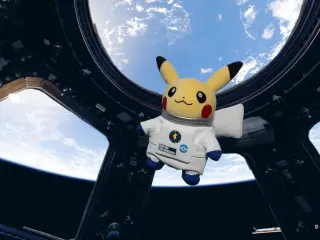 Un peluche de Pikachu pasó 67 días en órbita desde la Estación Espacial Internacional en junio