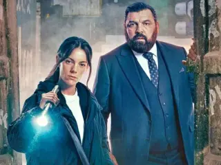 Reina Roja 2: Loba negra