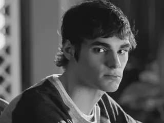 Breaking Bad - Walter White Jr. (RJ Mitte)