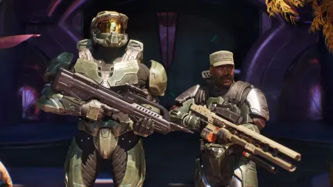 El Jefe Maestro y el Sargento Johnson en Halo: Campaign Evolved