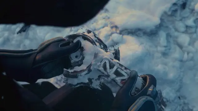Liara T'Soni encontrando la armadura N7 en el teaser tráiler