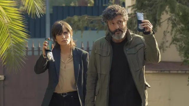 Verónica Echegui e Isak Férriz en Ciudad de sombras