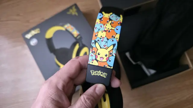 Razer Kraken V4 X Pokémon Edition