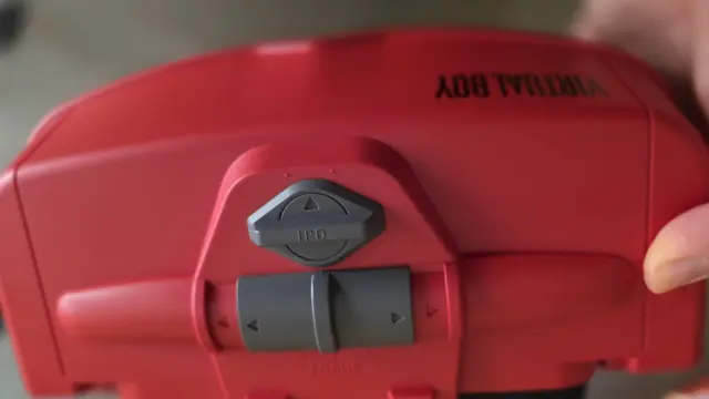 Accesorio Virtual Boy para Nintendo Switch y Switch 2: detalle de los botones