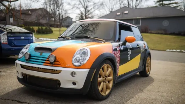 Un fan de Marathon, newhouj, tunea su Mini para celebrar el lanzamiento del FPS multijugador