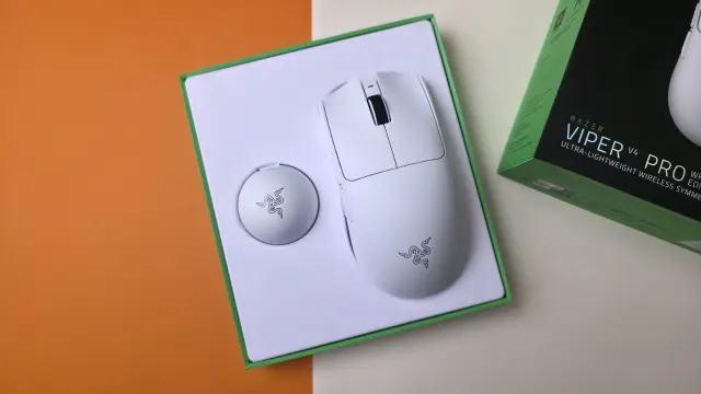 Razer Viper V4 Pro unboxing