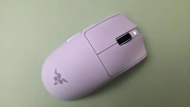 Razer Viper V4 Pro análisis y opinión - botones y switches ópticos gen 4