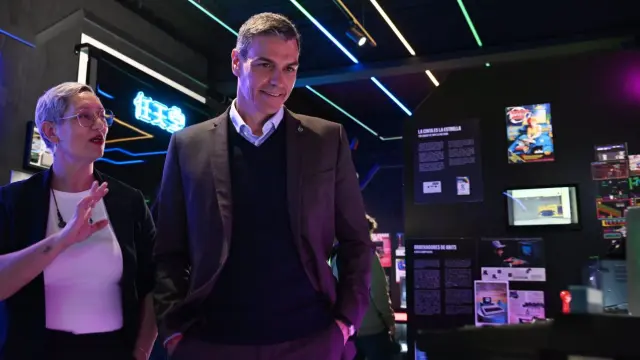 El Presidente de España visita OXO Museo del Videojuego en Madrid