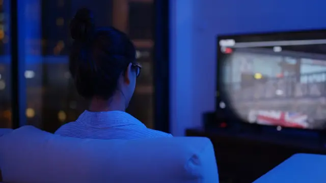 Ver la televisión