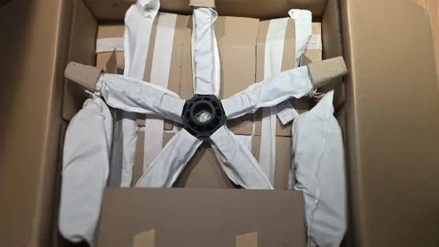 Embrace, unboxing y presentación de la silla de Corsair