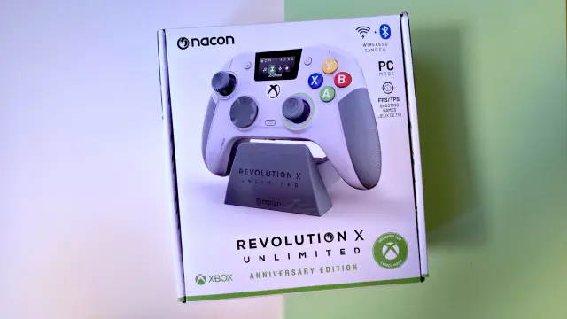 Revolution X Unlimited Anniversary Edition, contenidos de la caja