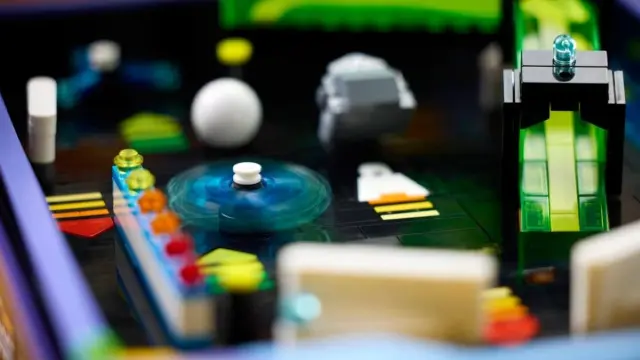 Máquina recreativa de pinball LEGO
