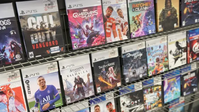 Juegos físicos de PS5 en las tiendas