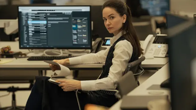 Katherine Waterston en La agencia